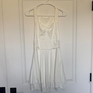 Elegant White Sleeveless Dress